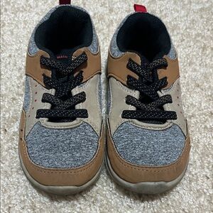 OshKosh B'gosh Kids Sneakers in Gray and Tan